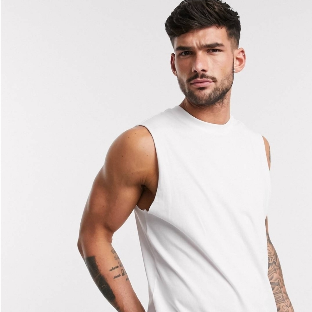 Men's white sleeveless shirt/muscle shirt